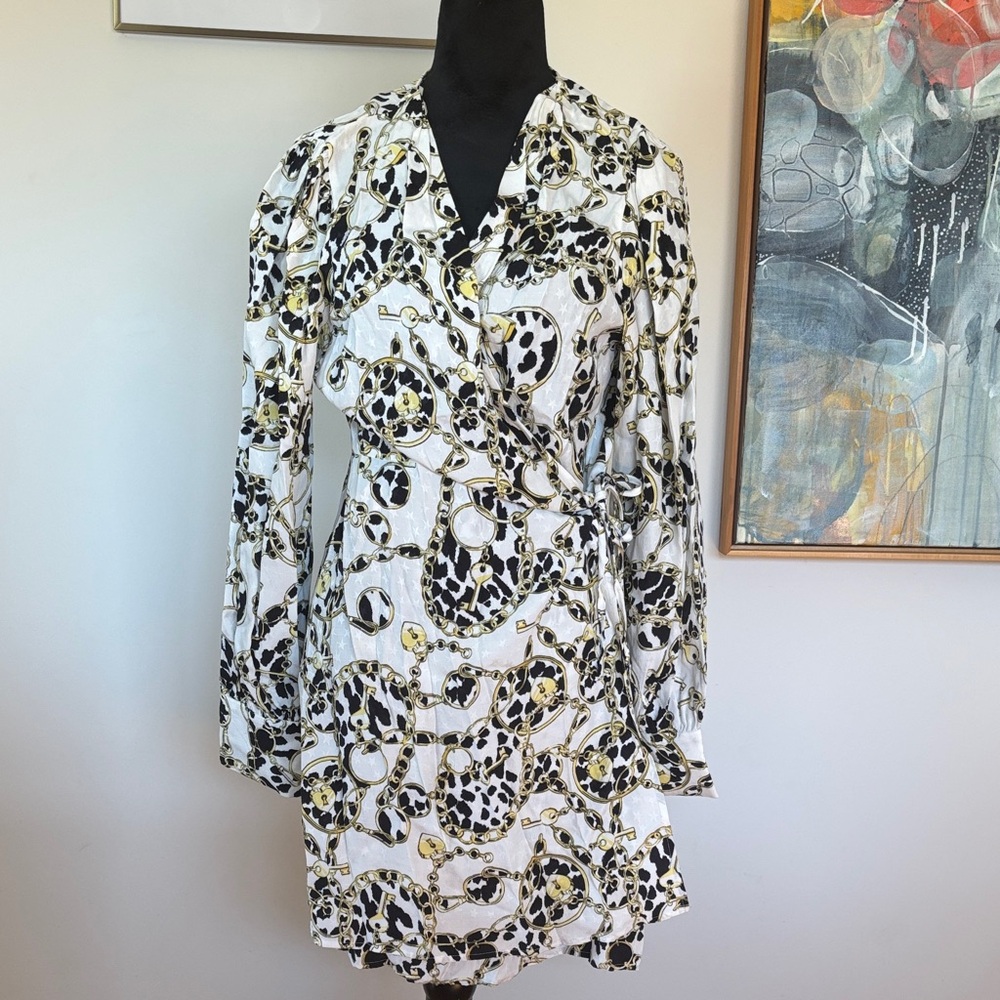 Topshop Black and White Chain Print Long Sleeve wrap Dress